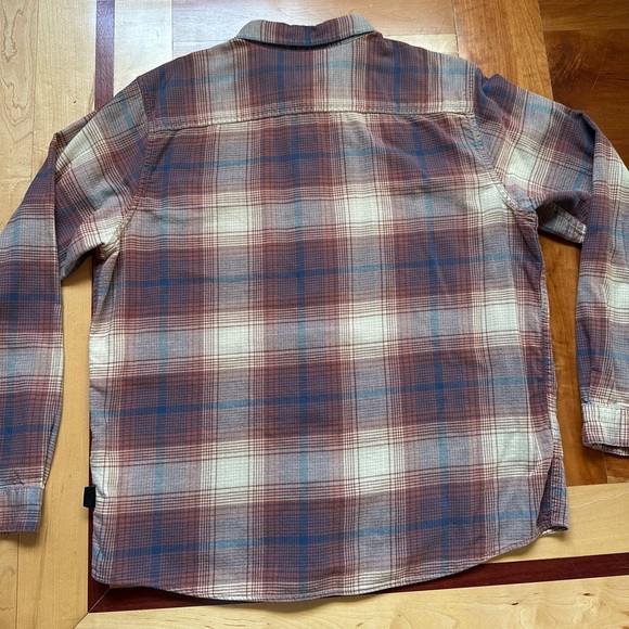 Patagonia Fjord flannel long sleeve button up organic cotton lightweight shirt - Picture 5 of 10